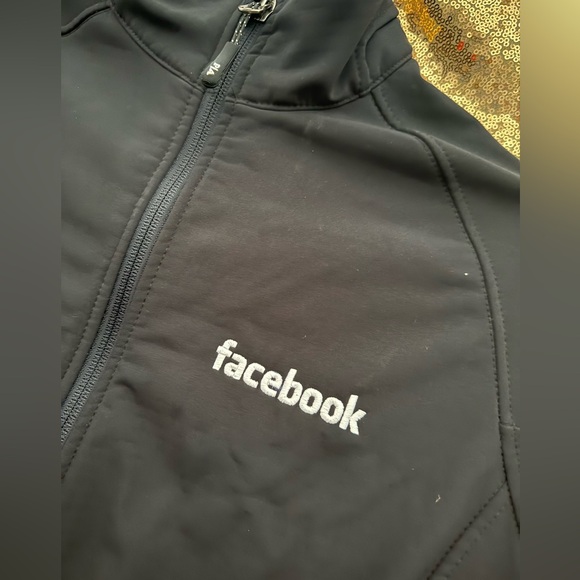 Women's Black Softshell Jacket - Picture 4 of 6